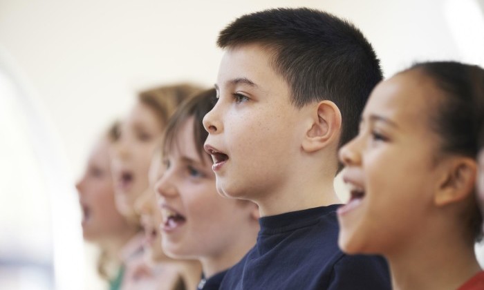 10 Melhores louvores infantis para cantar e dançar